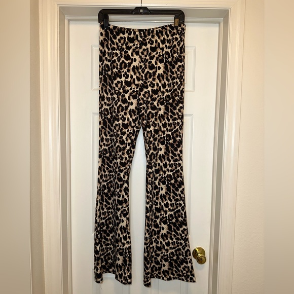 SHEIN Pants - NWOT leopard large stretchy flare pants from Shein.